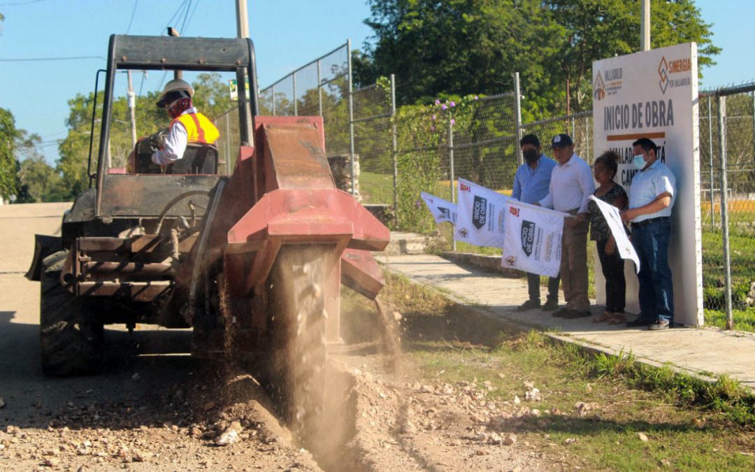 Banderazo de inicio de los trabajos para la construcción del nuevo cárcamo de agua potable en la colonia Emiliano Zapata, al poniente de la ciudad.