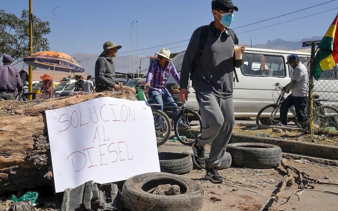 TRANSPORTE PESADO BLOQUEO LAS CARRETERAS DE GRAN PARTE DE BOLIVIA